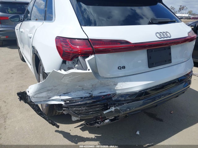 WA15AAGE8RB007266 Audi Q8