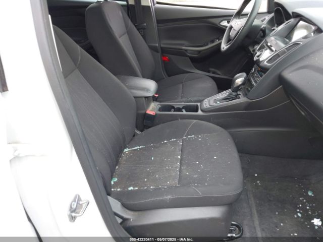 1FADP3M20JL265663 Ford FOCUS SEL