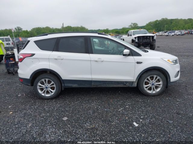 1FMCU0GDXHUB23895 Ford ESCAPE SE
