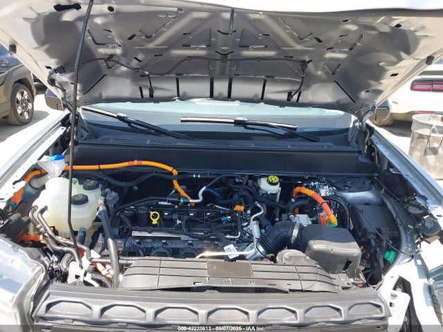 3FTTW8M32RRA19564 Ford Maverick Lariat