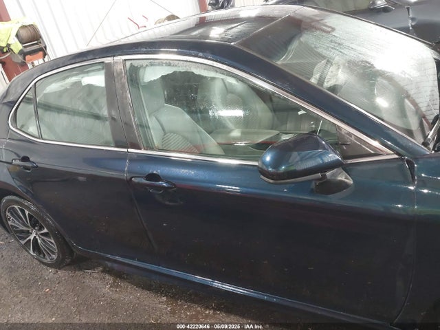 4T1B11HK8JU517019 Toyota CAMRY SE