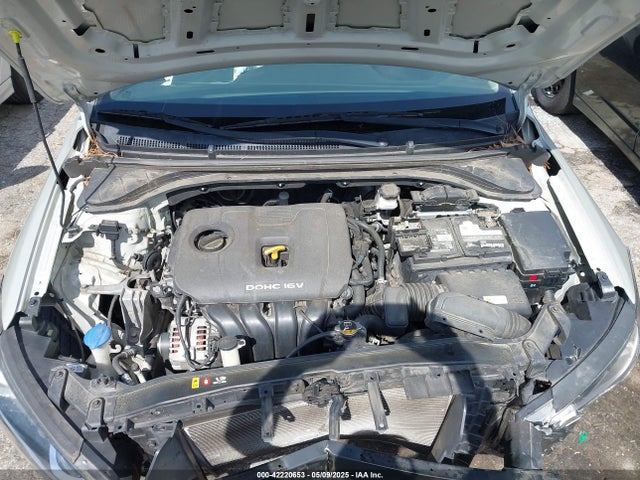 KMHD74LF4HU421563 Hyundai ELANTRA SE