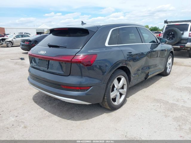 2019 AUDI E-TRON WA1LABGE6KB012565 Photo 3