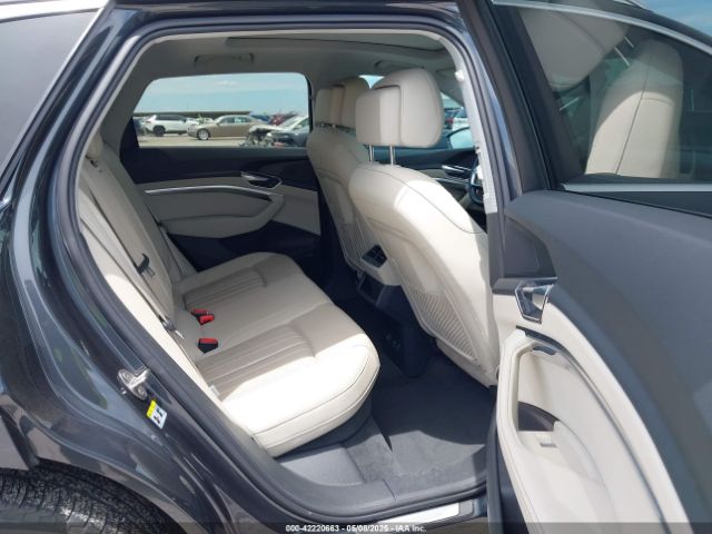 2019 AUDI E-TRON WA1LABGE6KB012565 Photo 7