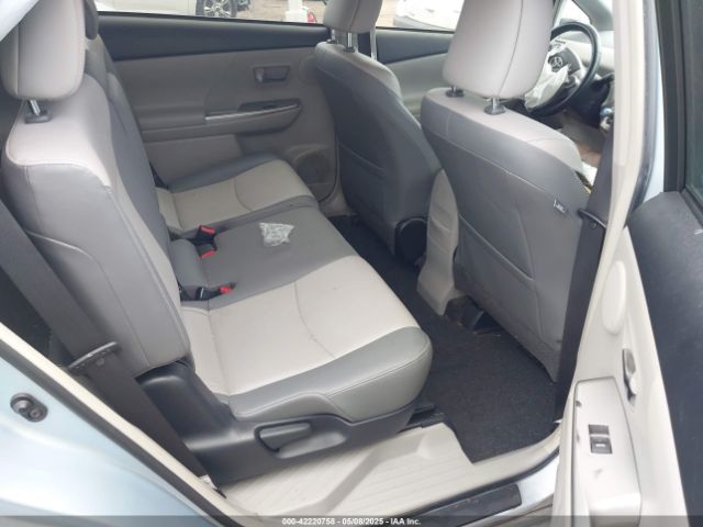 JTDZN3EU7FJ026295 Toyota Prius V Five