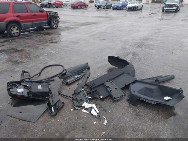 WA12UBFZ8SP001531 Audi q4