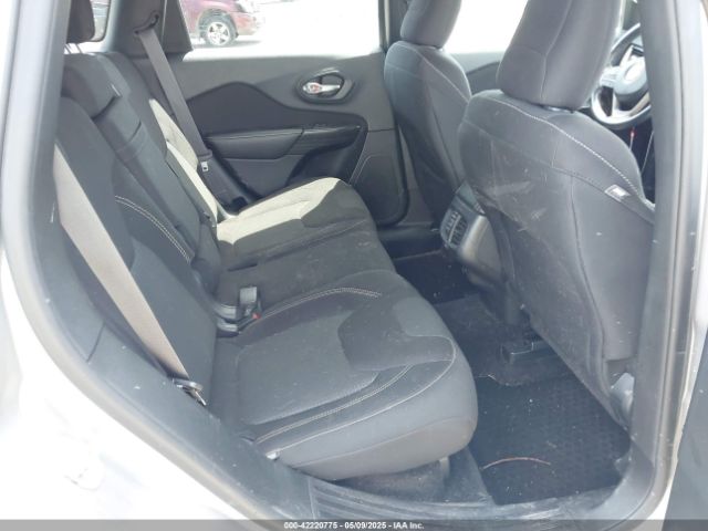 1C4PJMCB0FW505235 Jeep Cherokee Latitude