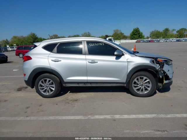 KM8J3CA45HU390527 Hyundai TUCSON SE