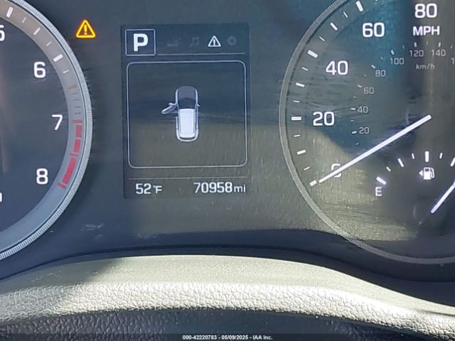 KM8J3CA45HU390527 Hyundai TUCSON SE