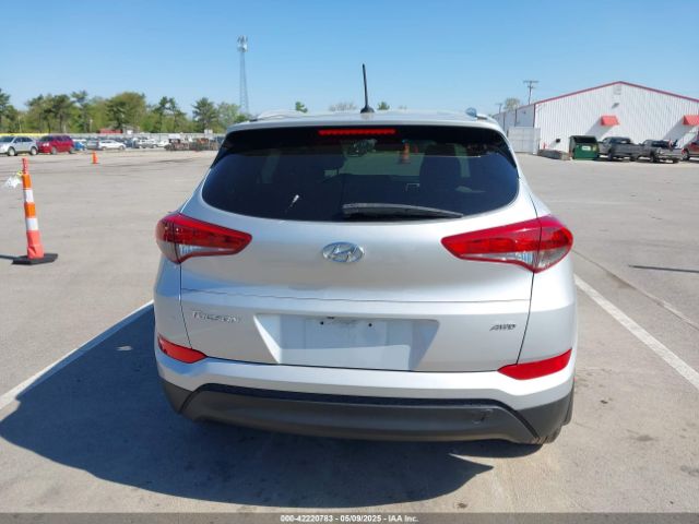 KM8J3CA45HU390527 Hyundai TUCSON SE