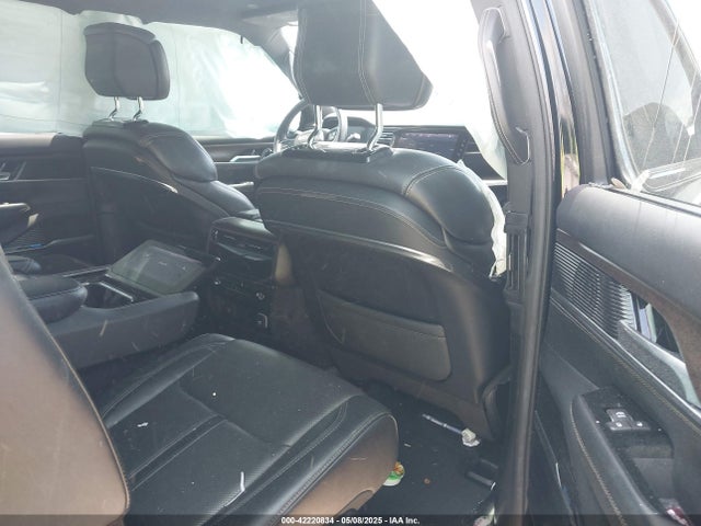 1C4SJVEJ3NS164858 Jeep Grand Wagoneer