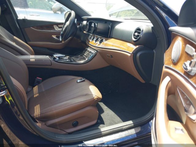 WDDZF4KB7JA432582 Mercedes-Benz E 300 4matic