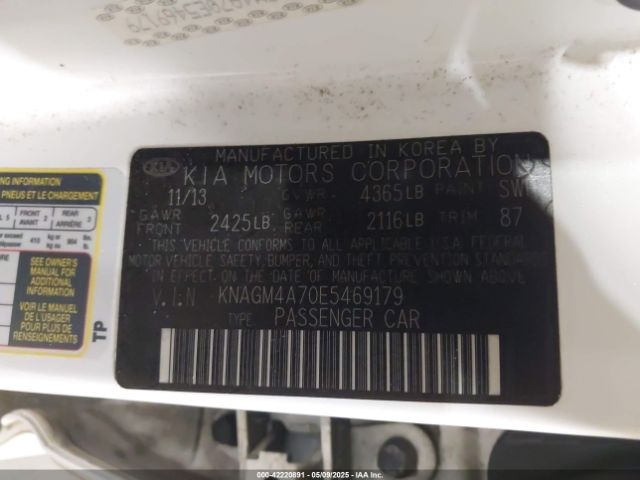 KNAGM4A70E5469179 KIA Optima Lx