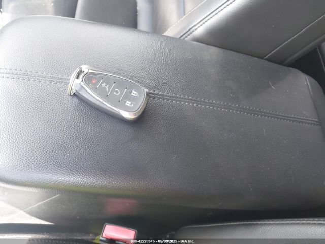 2GNAXXEV4K6211832 Chevrolet Equinox Premier