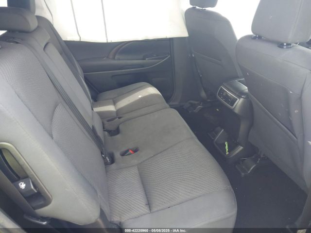5TDBZRFH7JS889068 Toyota Highlander Le