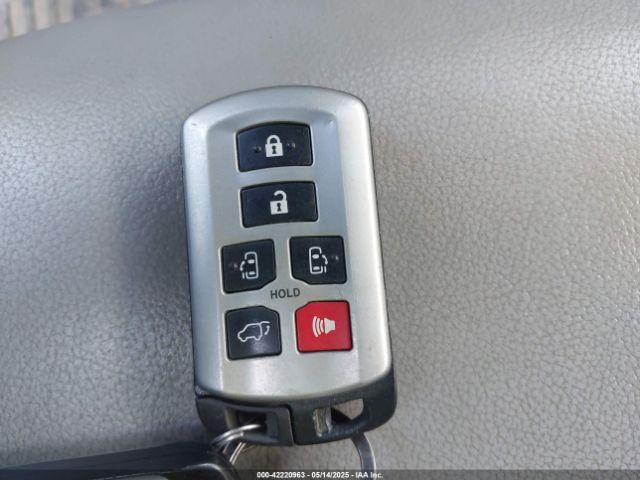 2019 TOYOTA SIENNA 5TDDZ3DC5KS218481 Photo 10