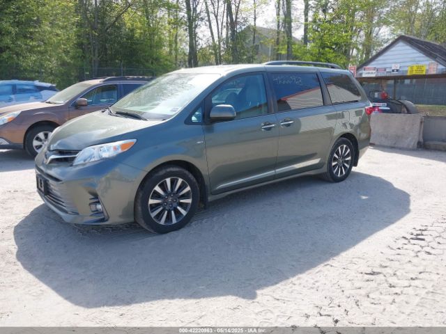 2019 TOYOTA SIENNA 5TDDZ3DC5KS218481 Photo 1