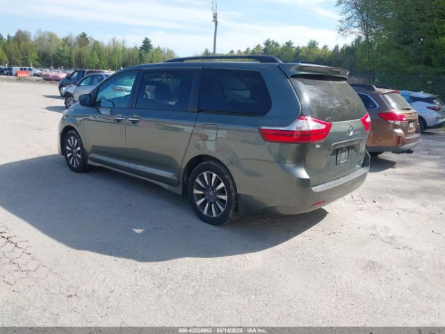 2019 TOYOTA SIENNA 5TDDZ3DC5KS218481 Photo 2