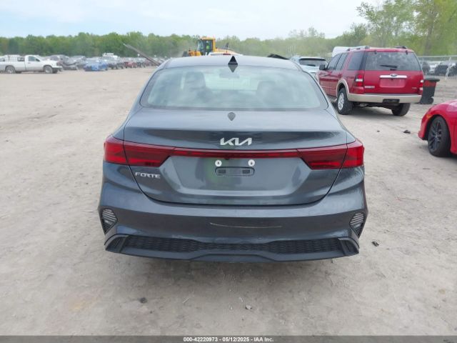 3KPF24AD8RE754569 KIA Forte Lxs