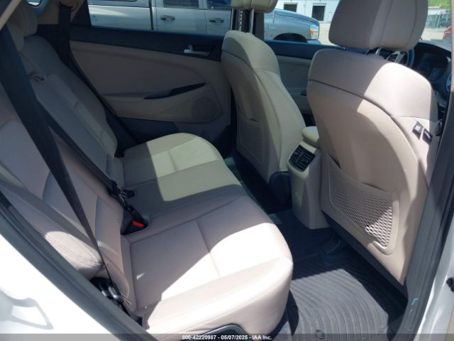 KM8J3CA20HU570075 Hyundai Tucson Value