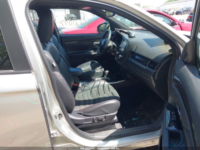 2020 MITSUBISHI OUTLANDER JA4AD3A36LZ046820 Photo 4