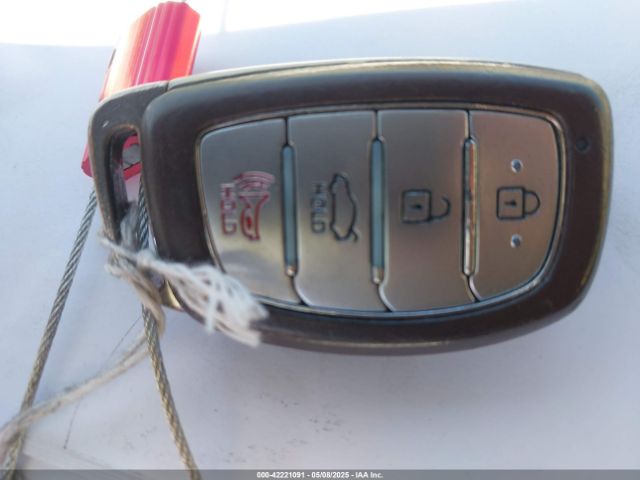 KMHD84LFXHU267017 Hyundai Elantra Limited