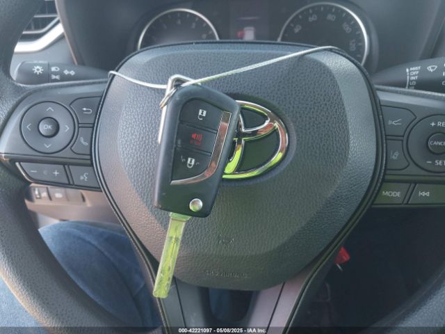 2T3G1RFVXLW101792 Toyota RAV4 LE