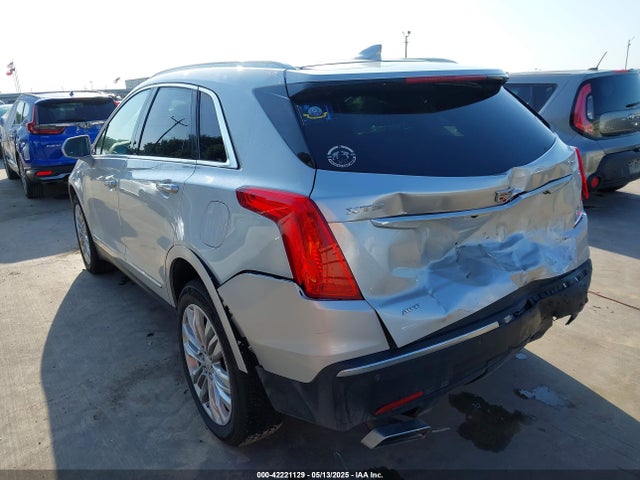 2019 CADILLAC XT5 1GYKNFRSXKZ120415 Photo 2