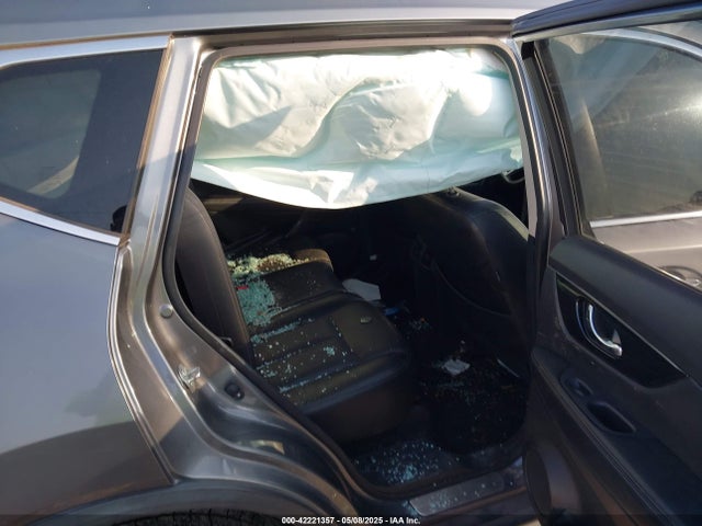 JN8AT2MT7JW468550 Nissan Rogue Sl