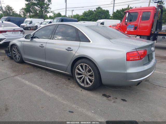 2011 AUDI A8 WAUAVAFD0BN018197 Photo 2