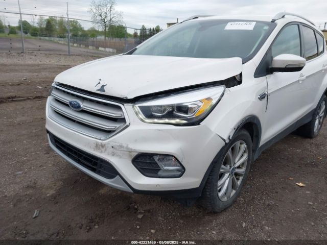 1FMCU9J91JUD03295 Ford Escape Titanium