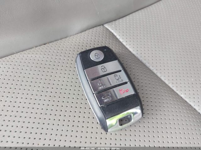 KNDMB5C11J6346098 KIA SEDONA LX
