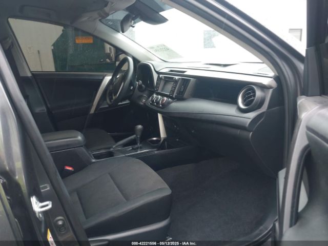 JTMZFREV1JJ734124 Toyota RAV4 LE