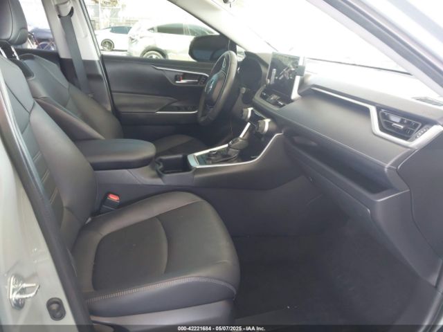2023 TOYOTA RAV4 HYBRID JTMB6RFV4PD097043 Photo 4
