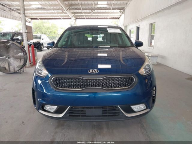KNDCB3LC6J5207642 KIA NIRO LX