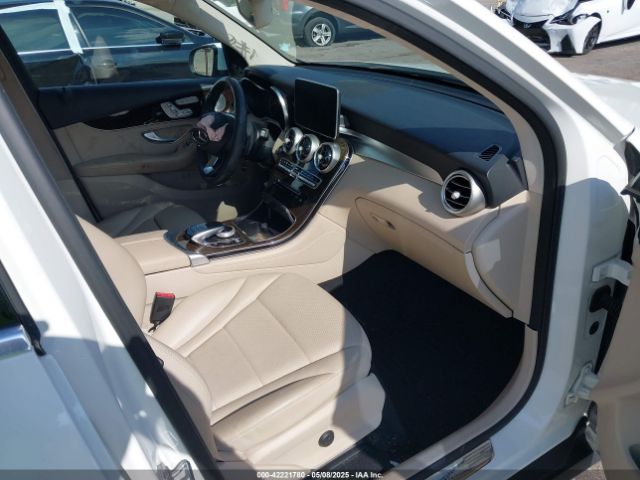 WDC0G4JB9HV006052 Mercedes-Benz GLC 300