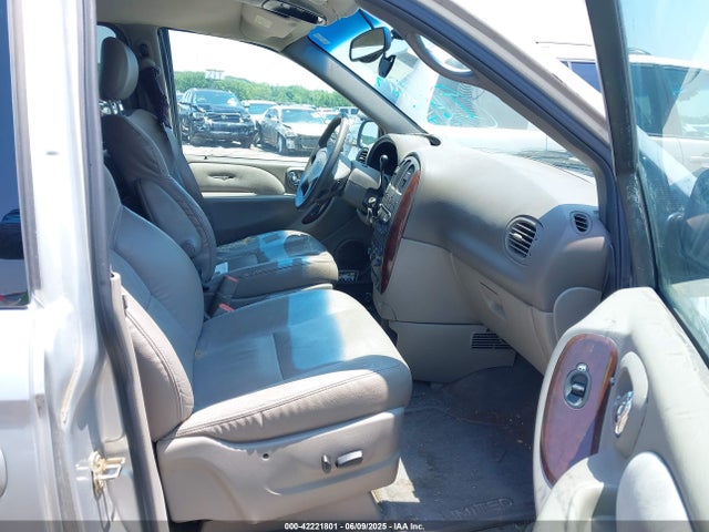 2010 CHRYSLER TOWN & COUNTRY 2A4RR8D13AR480017 Photo 4