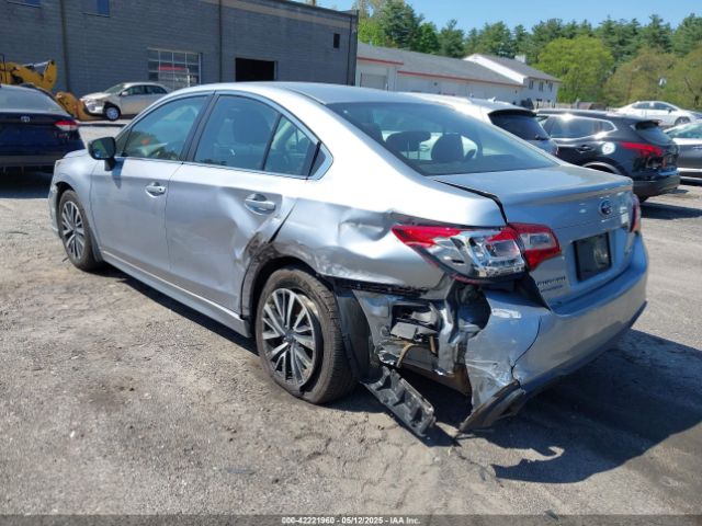 4S3BNAB68J3039825 Subaru Legacy 2.5i
