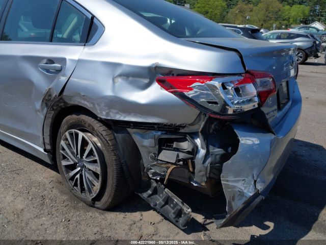 4S3BNAB68J3039825 Subaru Legacy 2.5i