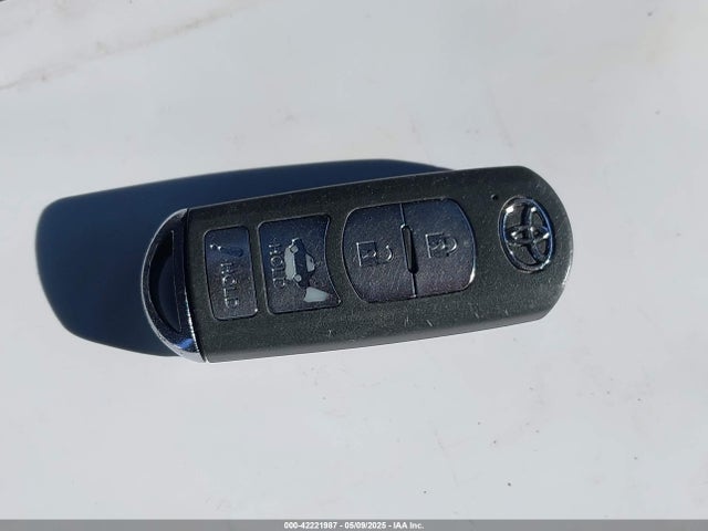 3MYDLBYV4HY174726 Toyota p5v