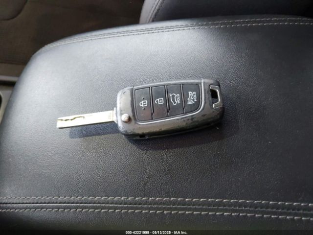 5NMS23AD5KH105321 Hyundai Santa Fe Se