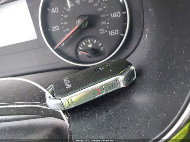 KNDERCAA0N7238739 KIA SELTOS EX