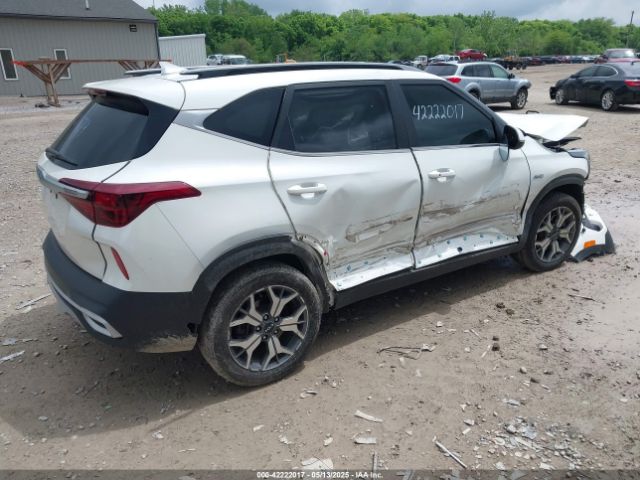 KNDERCAA0N7238739 KIA SELTOS EX