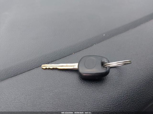 5TDKZ3DC0HS825095 Toyota Sienna Le 8 Passenger