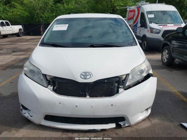 5TDKZ3DC0HS825095 Toyota Sienna Le 8 Passenger