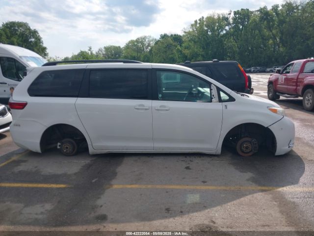 5TDKZ3DC0HS825095 Toyota Sienna Le 8 Passenger
