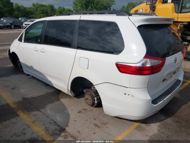 5TDKZ3DC0HS825095 Toyota Sienna Le 8 Passenger