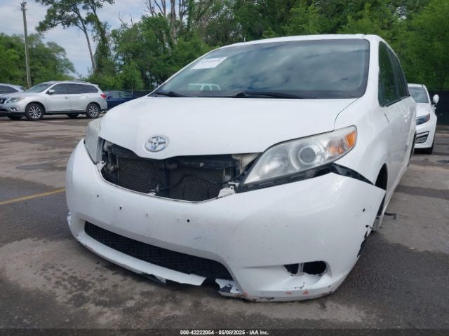 5TDKZ3DC0HS825095 Toyota Sienna Le 8 Passenger
