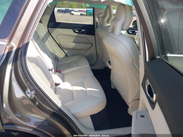 2018 VOLVO XC60 YV4102RLXJ1025932 Photo 7