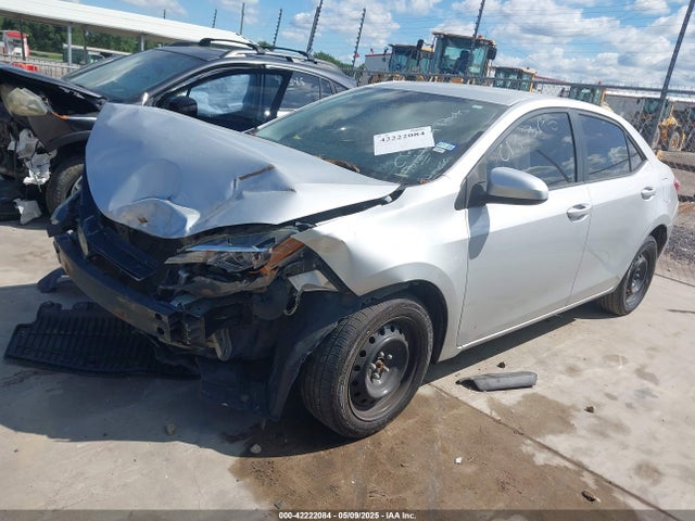 Toyota COROLLA LE 2017 5YFBURHE3HP656938 Image 2